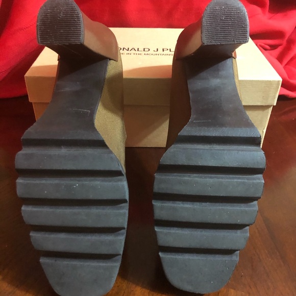 Donald J Pliner Heels - Picture 4 of 6